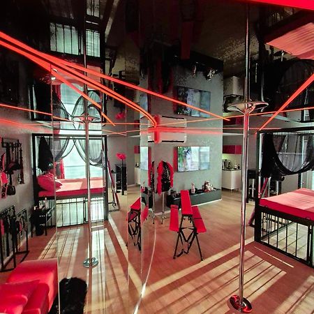 Bdsm Apartman V Bratislave -Adults Only Bratislava Exteriér fotografie