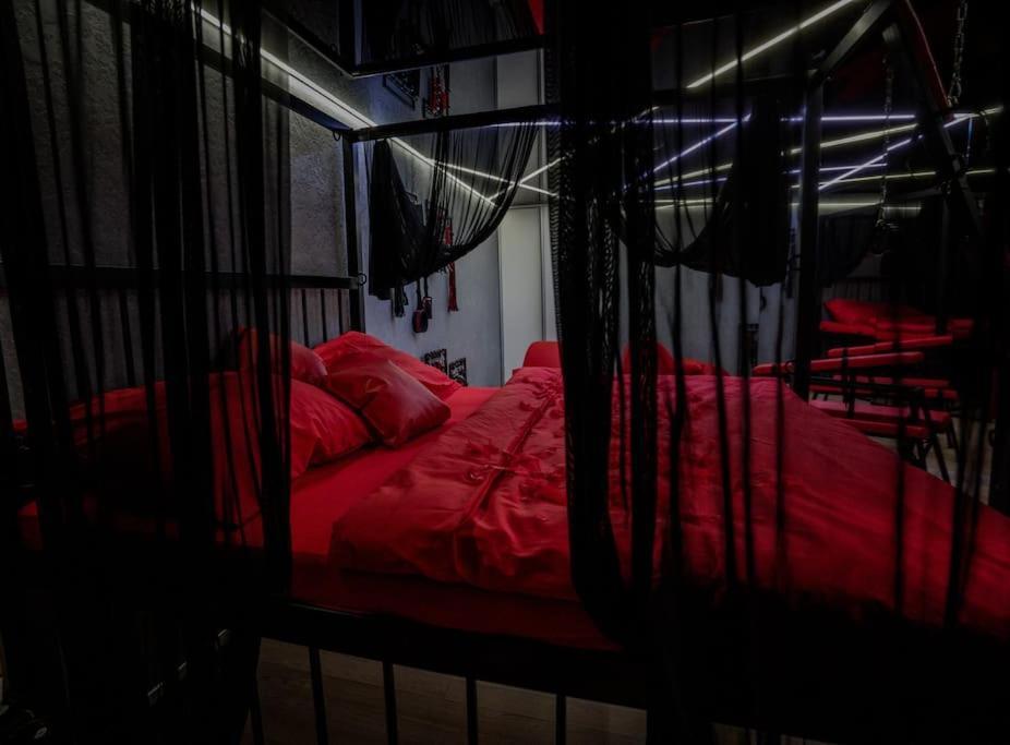 Bdsm Apartman V Bratislave -Adults Only Bratislava Exteriér fotografie