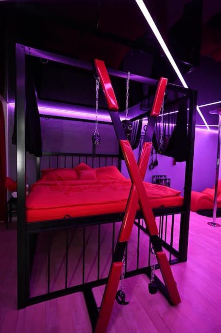 Bdsm Apartman V Bratislave -Adults Only Bratislava Exteriér fotografie
