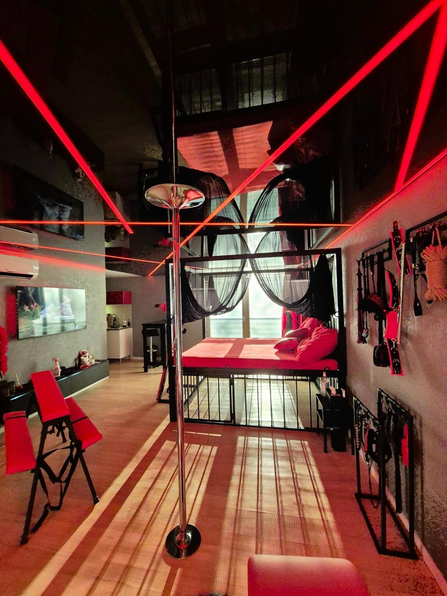 Bdsm Apartman V Bratislave -Adults Only Bratislava Exteriér fotografie