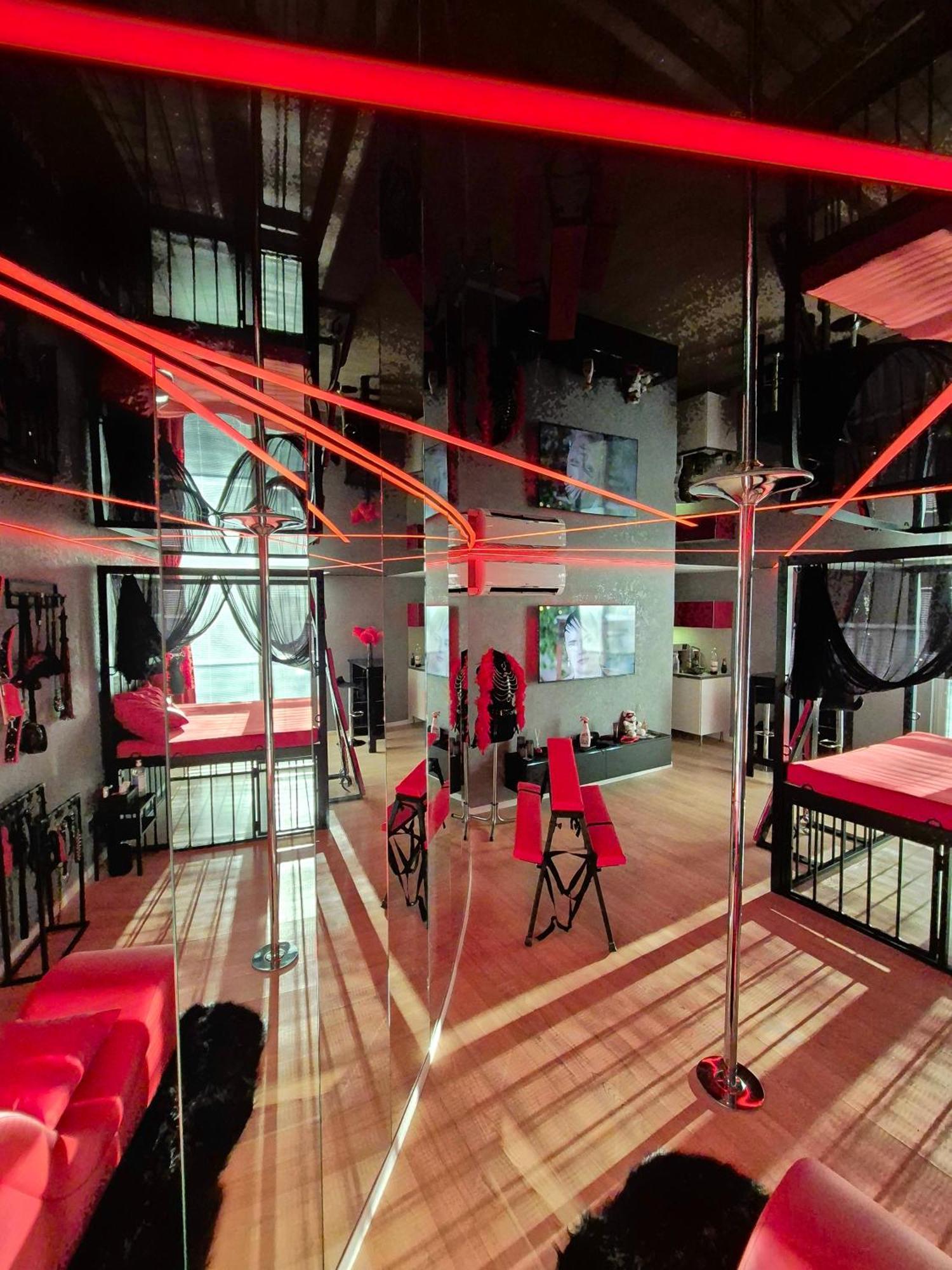 Bdsm Apartman V Bratislave -Adults Only Bratislava Exteriér fotografie